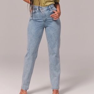 NWT ABERCROMBIE WOMENS CURVE LOVE 90s STRAIGHT ULTRA HIGH RISE.